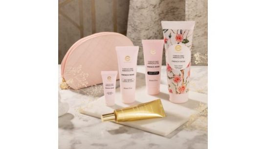 Elizabeth Grant
French Rose crema
giorno, notte, occhi
e Supreme Essence